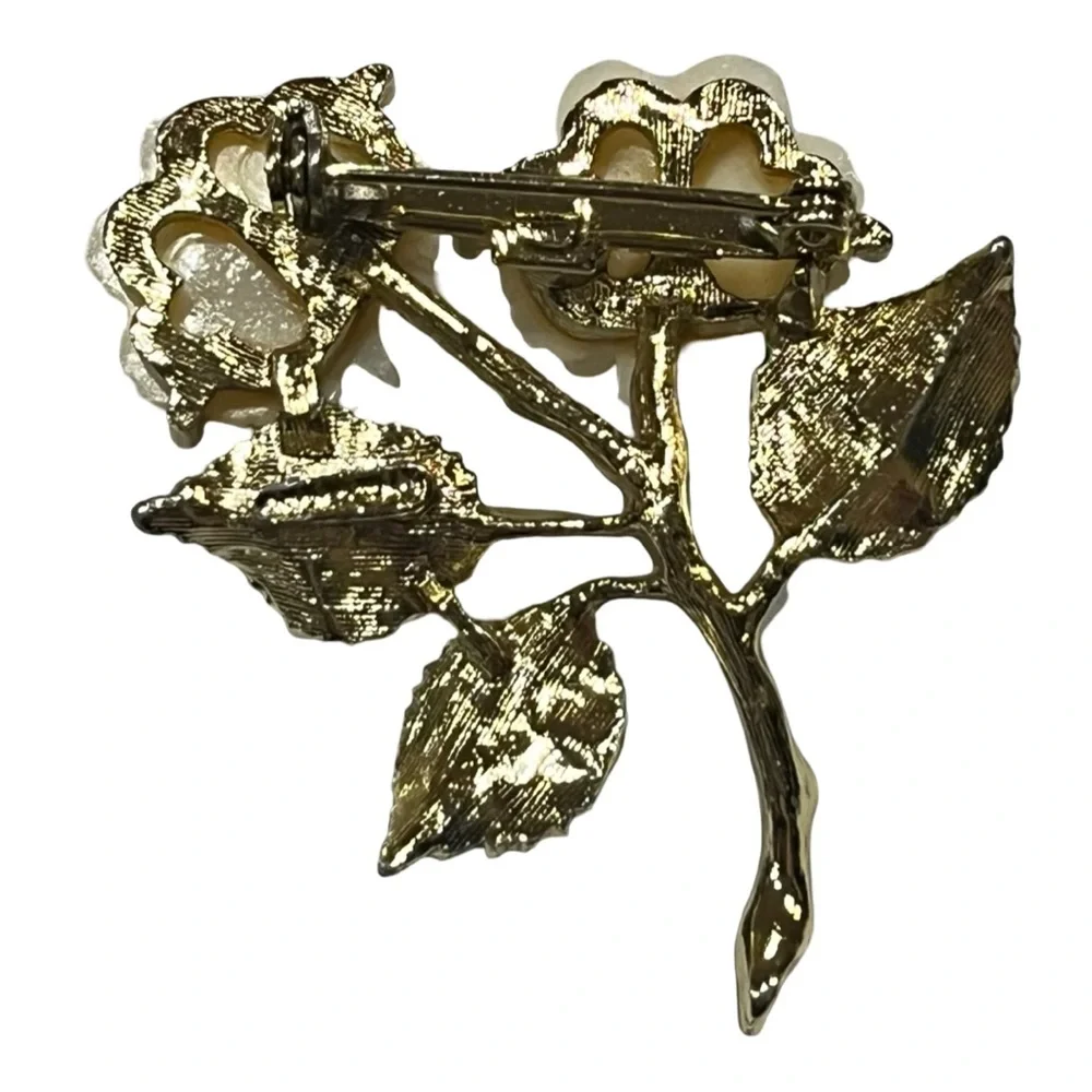 Vintage Gerrys Floral Gold Toned Brooch Cream Flowers and Green Leaves Signed 2
